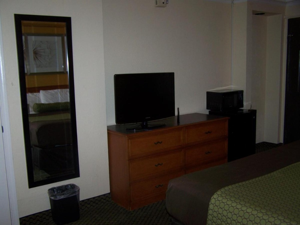 Room image 4